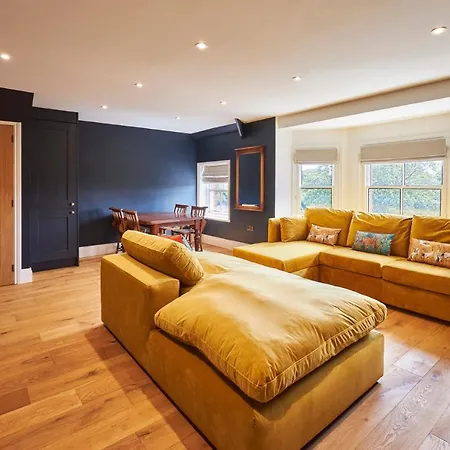 Host & - 1895 At Apartament *