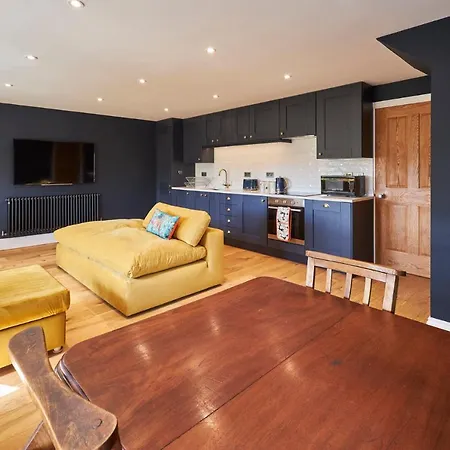 Host & - 1895 At * Whitby