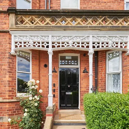 Host & - 1895 At Apartament *