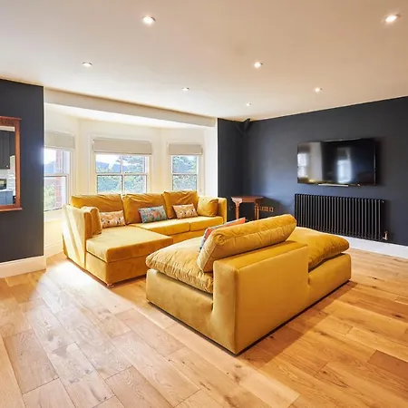 Host & - 1895 At Whitby