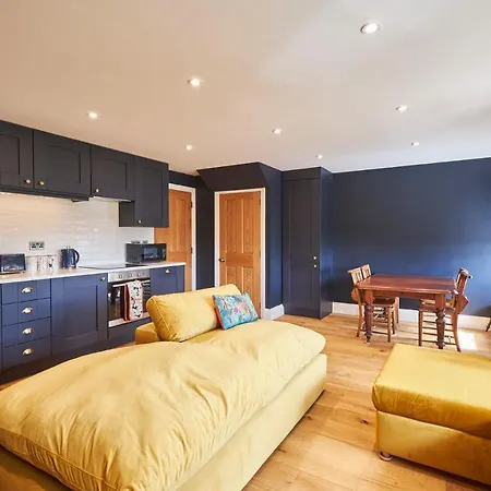 Host & - 1895 At * Whitby