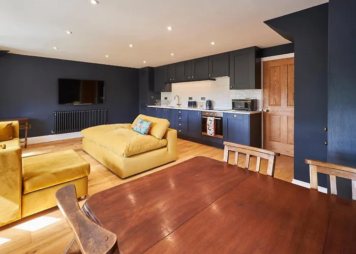 Host & - 1895 At * Whitby